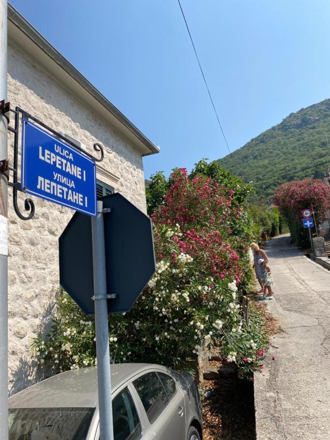 Apartman Irena Tivat Eksteriør billede