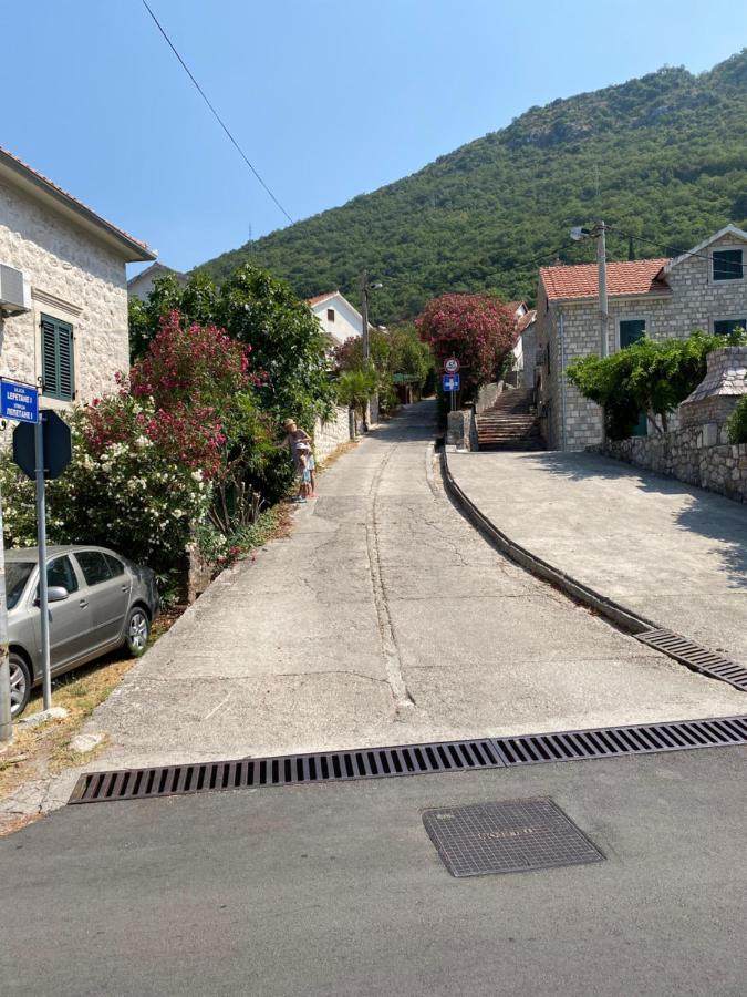 Apartman Irena Tivat Eksteriør billede